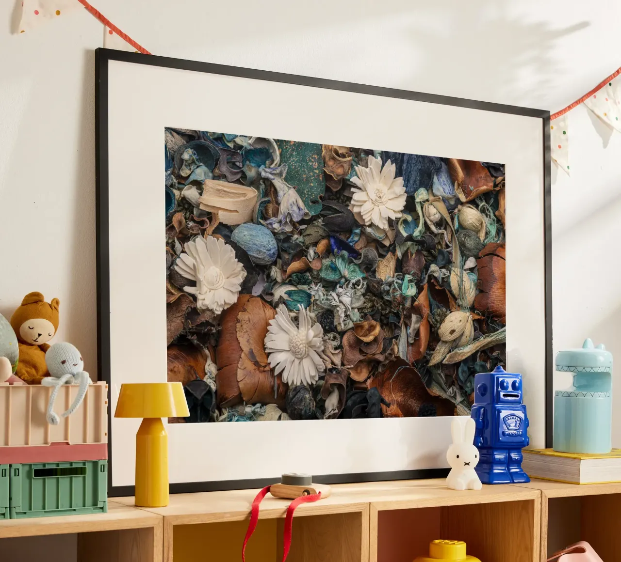Composizione di fiori secchi con accenti bianchi carta hahnemühle da Bilderwelt - Kunst für die Wand