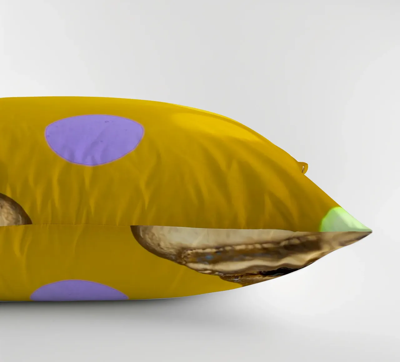 Bouddha doré devant un cercle de lumière jaune coussin de Bilderwelt - Kunst für die Wand