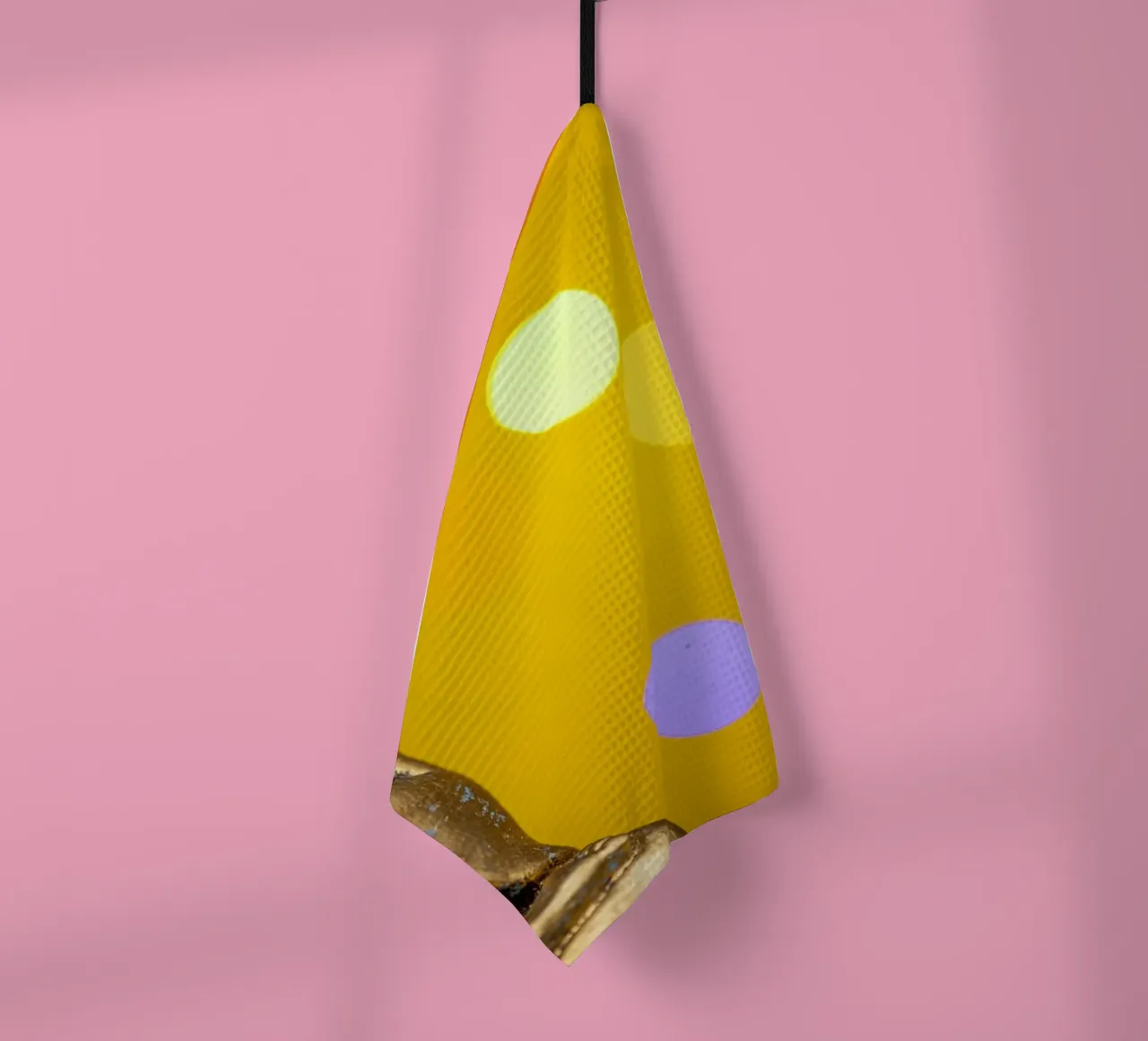 Bouddha doré devant un cercle de lumière jaune torchon de Bilderwelt - Kunst für die Wand