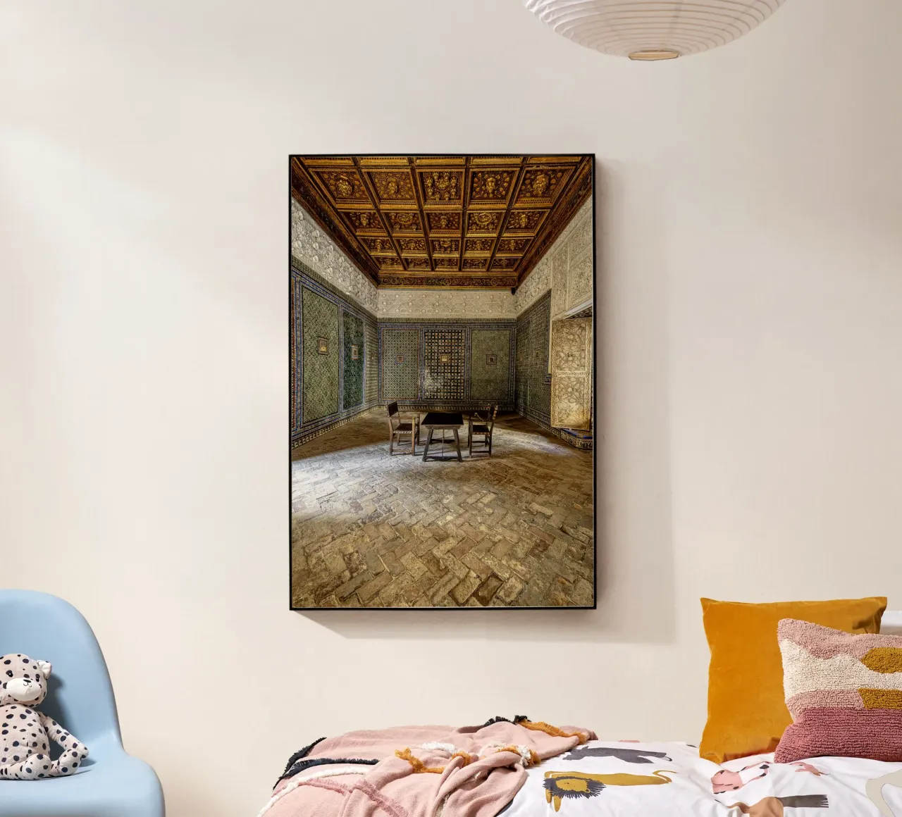 Camera mudéjar con piastrelle e soffitto in legno plexiglass da Bilderwelt - Kunst für die Wand