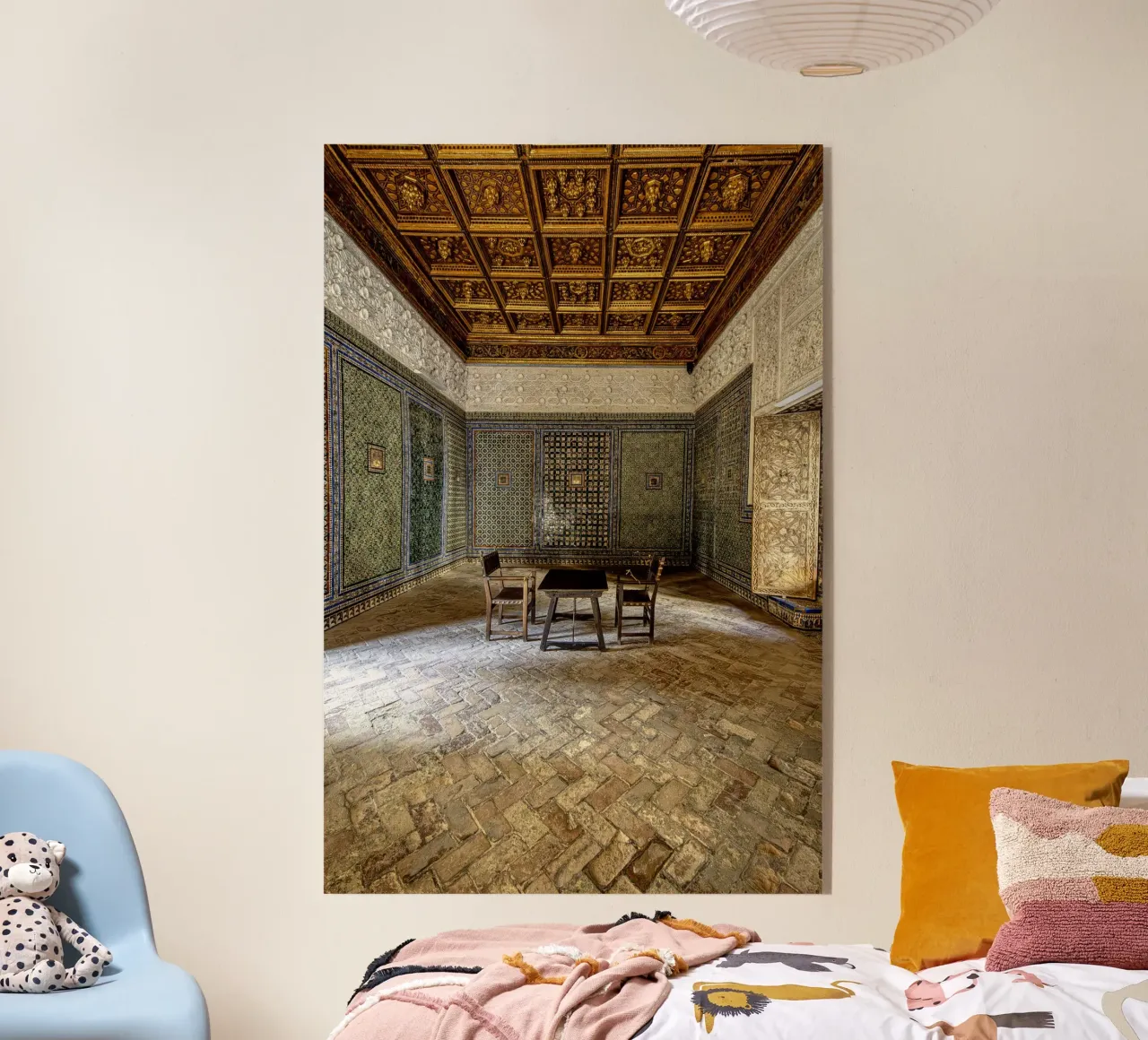 Camera mudéjar con piastrelle e soffitto in legno plexiglass da Bilderwelt - Kunst für die Wand
