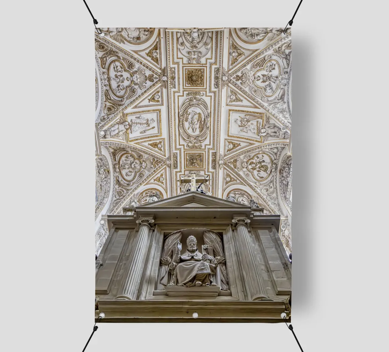 Volta barocca con pala d'altare a Córdoba telo in pvc da Bilderwelt - Kunst für die Wand