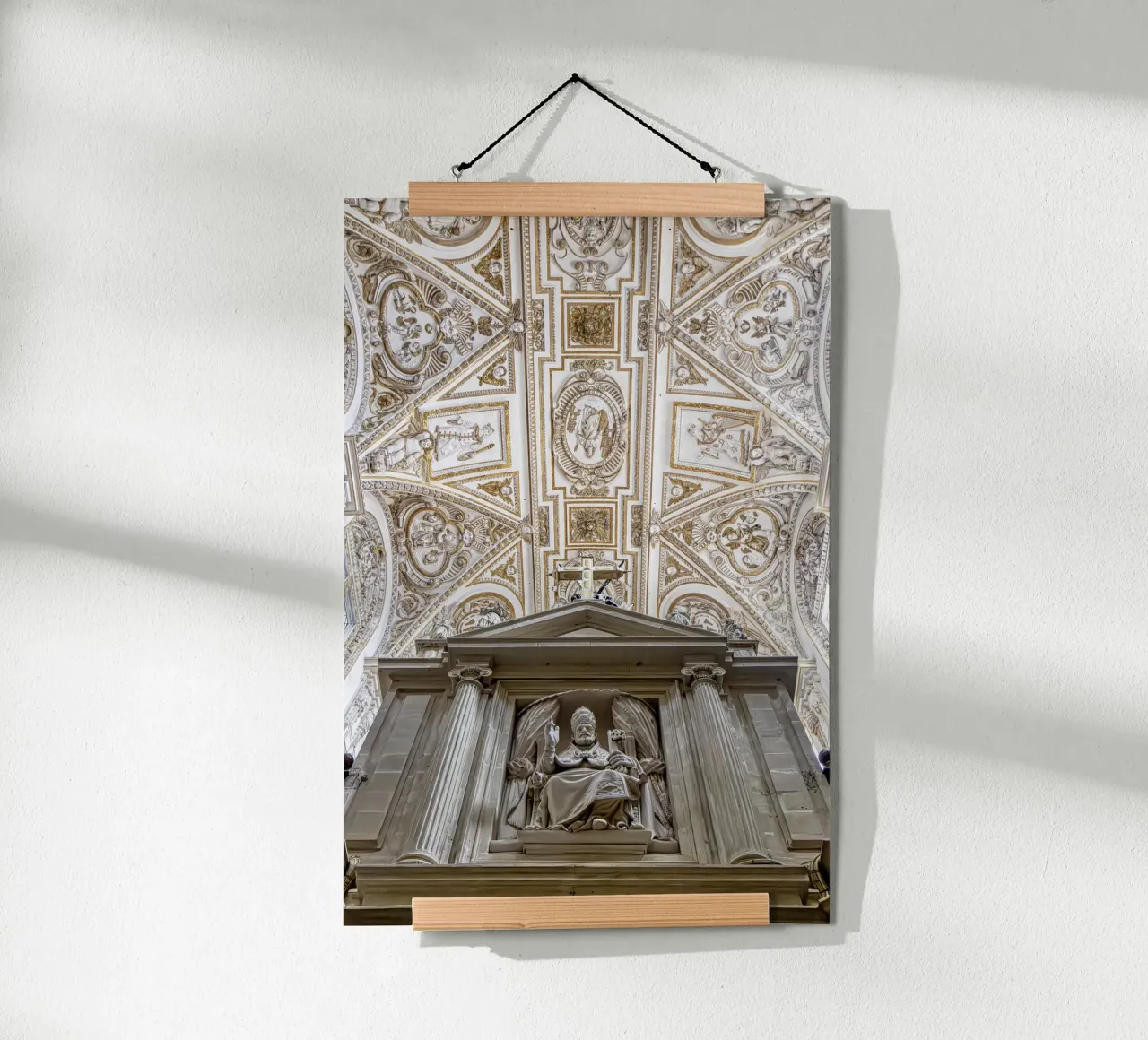 Voûte baroque avec figure d'autel à Cordoue poster de Bilderwelt - Kunst für die Wand