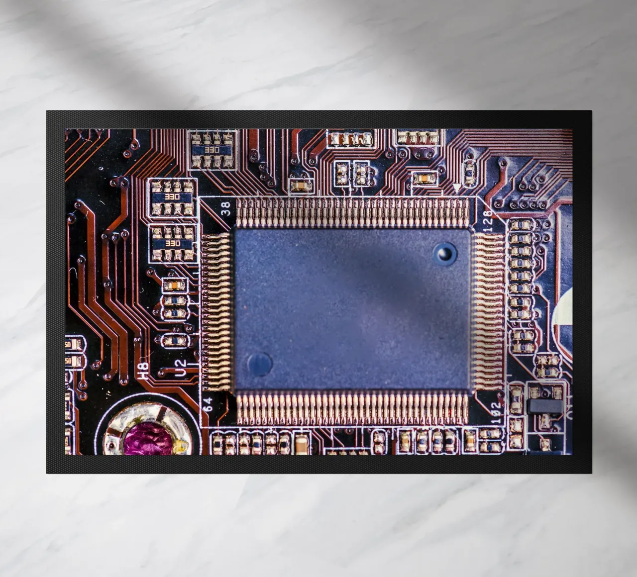 Microprocessor on printed circuit board in detail doormat by Bilderwelt - Kunst für die Wand