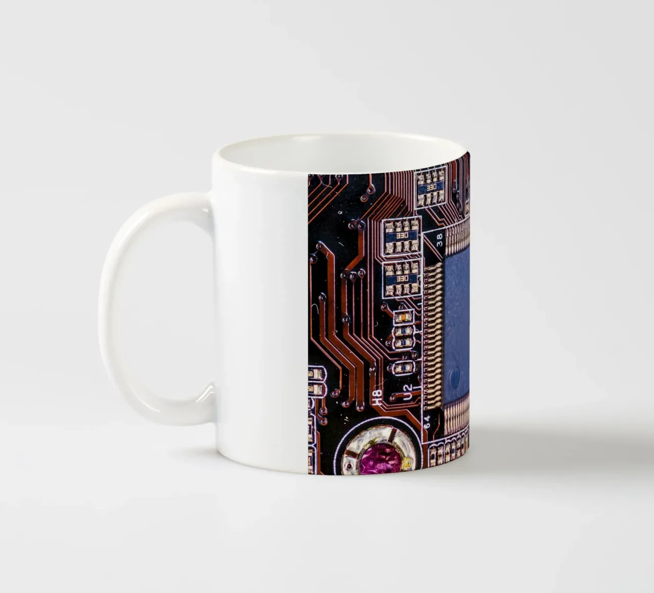 Microprocessor on printed circuit board in detail ceramic mug by Bilderwelt - Kunst für die Wand