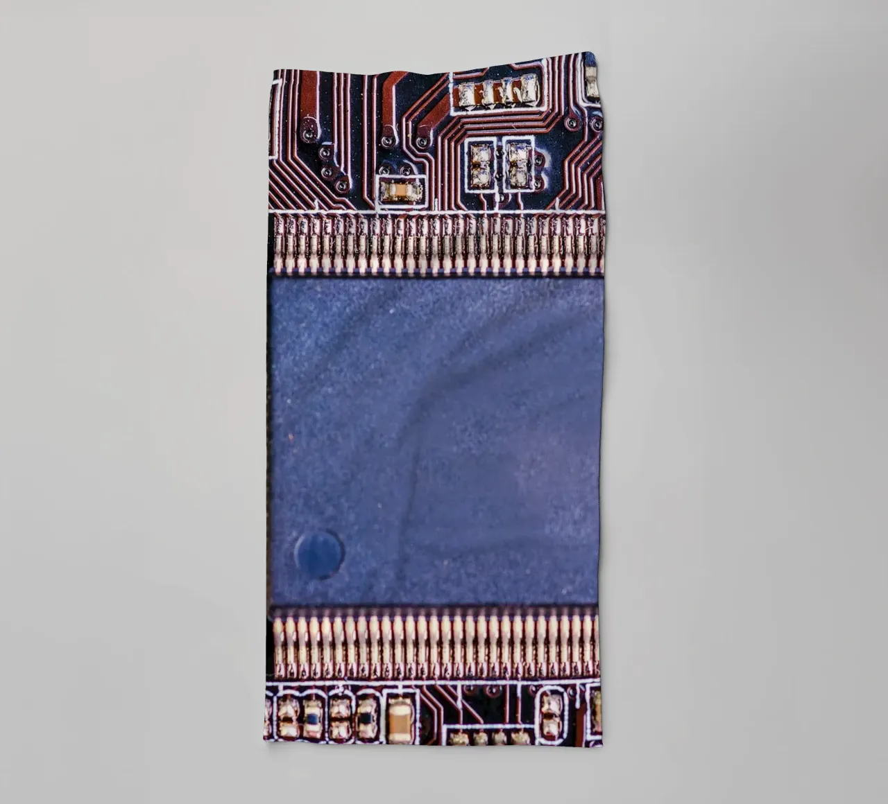 Microprocessor on printed circuit board in detail towel by Bilderwelt - Kunst für die Wand