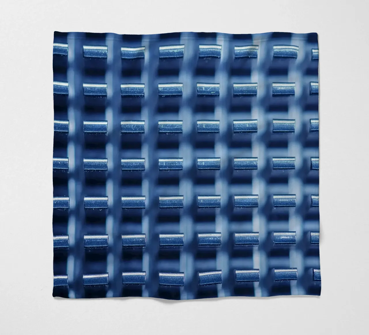 Structure métallique avec ailettes de refroidissement - vue macro plaid polaire de Bilderwelt - Kunst für die Wand