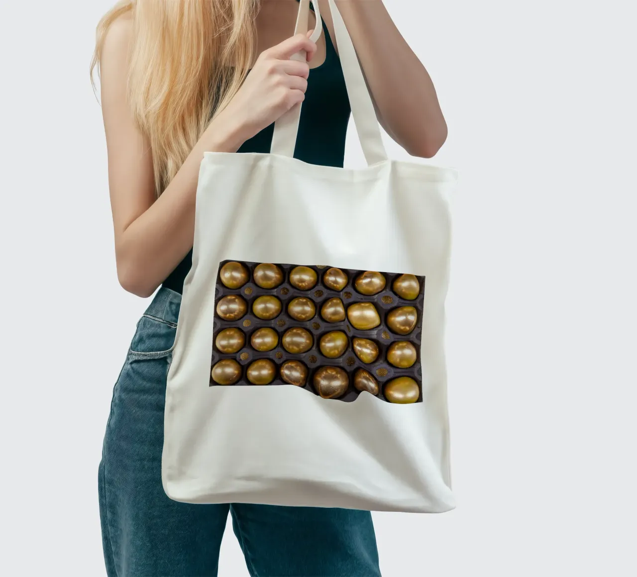 Gold spheres in a symmetrical presentation grid tote bag by Bilderwelt - Kunst für die Wand