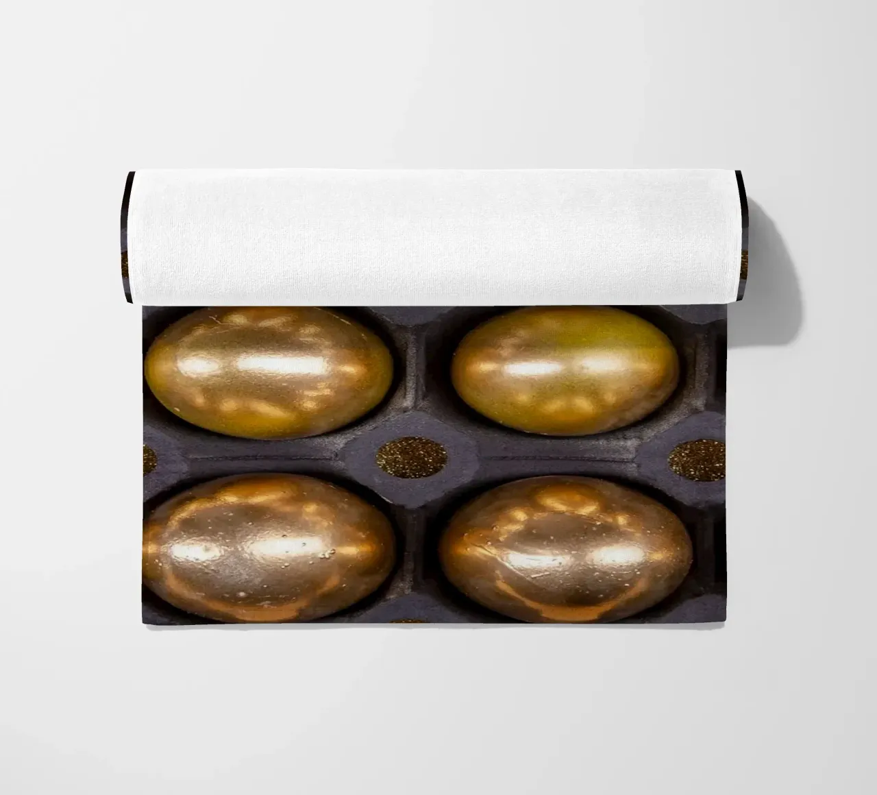 Gold spheres in a symmetrical presentation grid beach towel by Bilderwelt - Kunst für die Wand