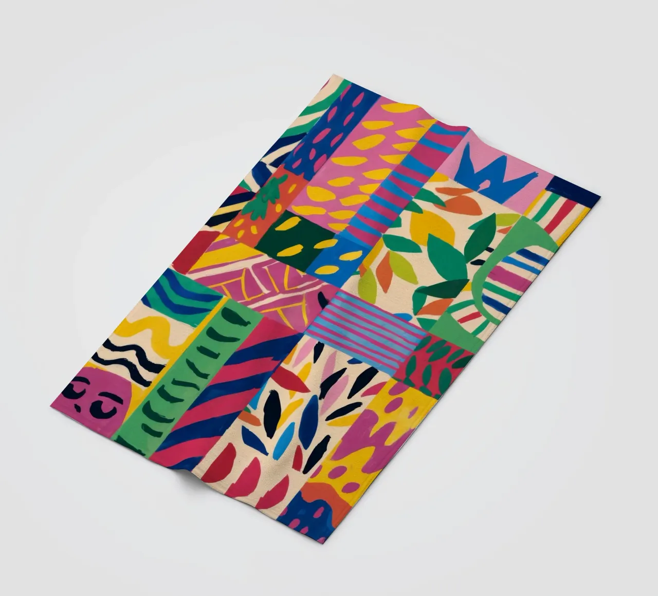 Fröhliches Muster Patchwork Fleecedecke von Monuments Fire