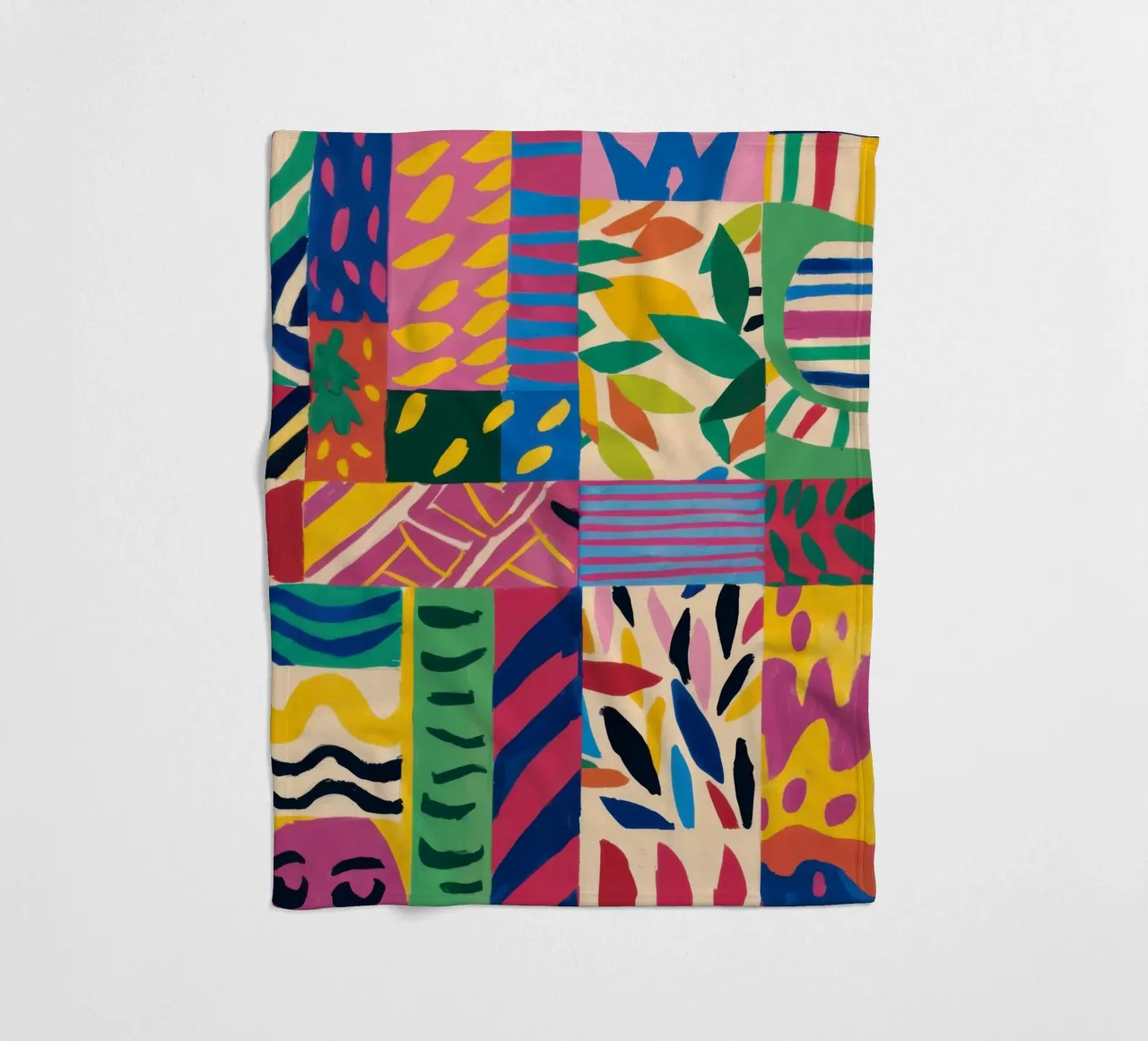 Fröhliches Muster Patchwork Fleecedecke von Monuments Fire