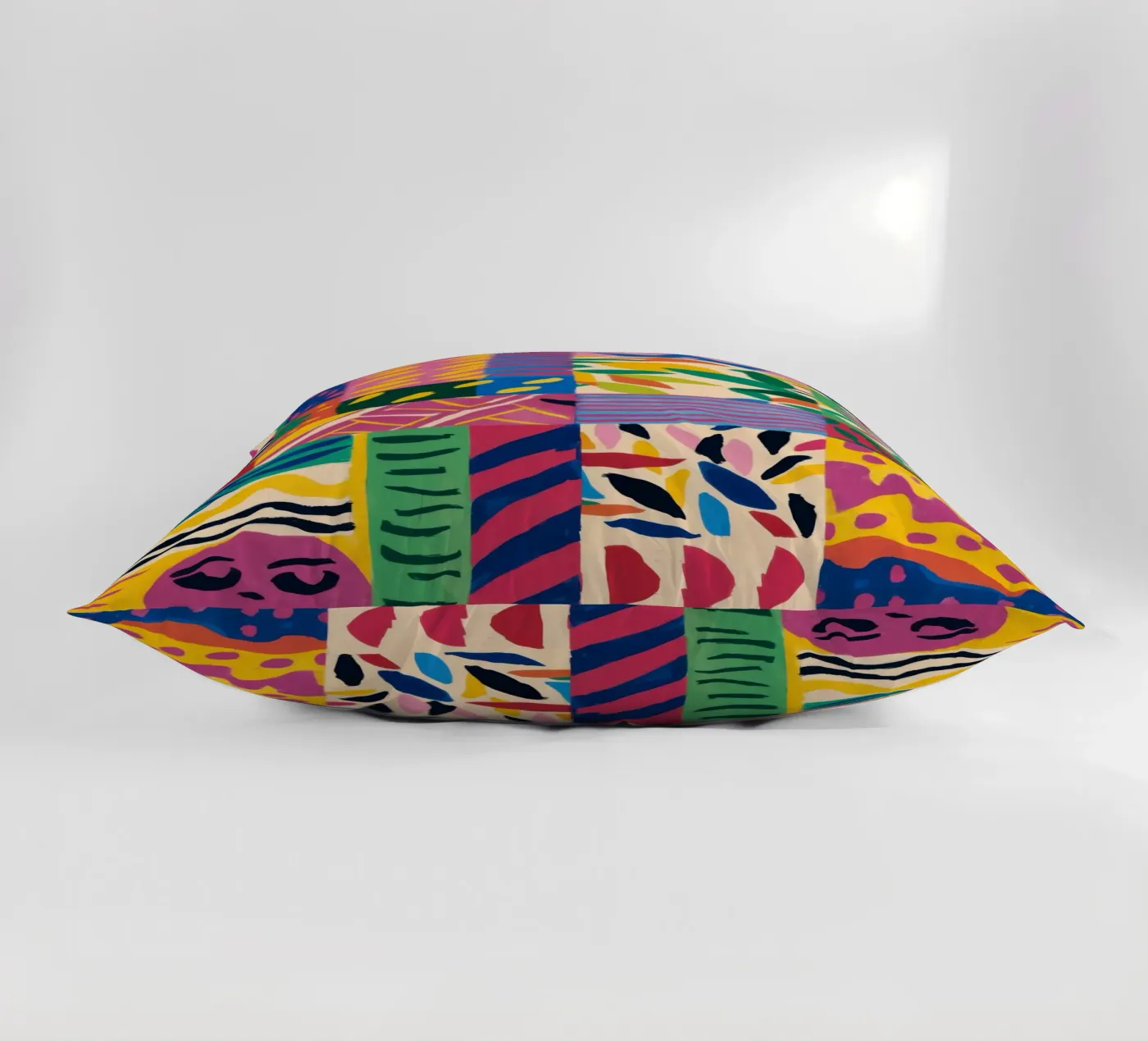 Pattern patchwork gioioso cuscino da Monuments Fire