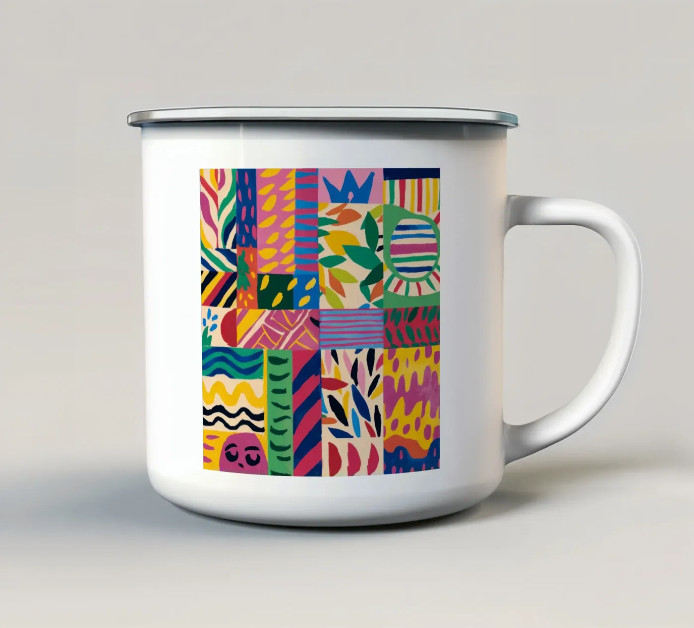 Fröhliches Muster Patchwork Emaille Tasse von Monuments Fire