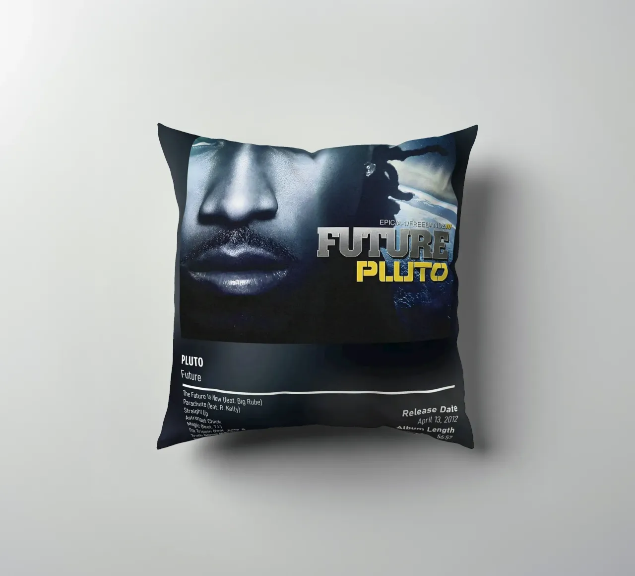 Pluto (2012) by Future cuscino da DGUnder