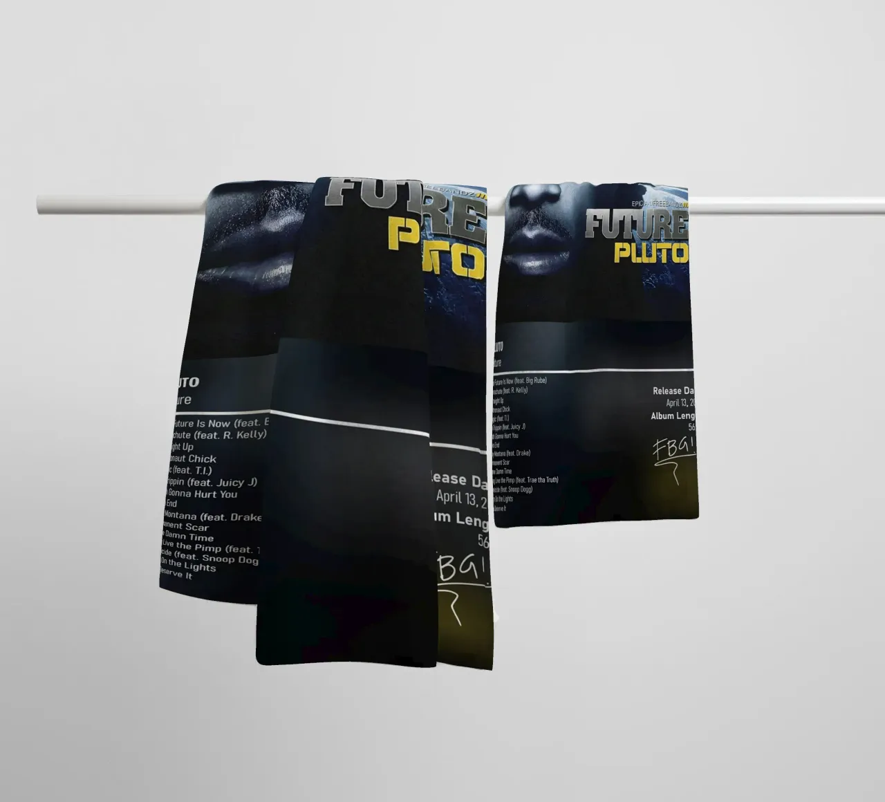 Pluto (2012) by Future asciugamano da bagno da DGUnder