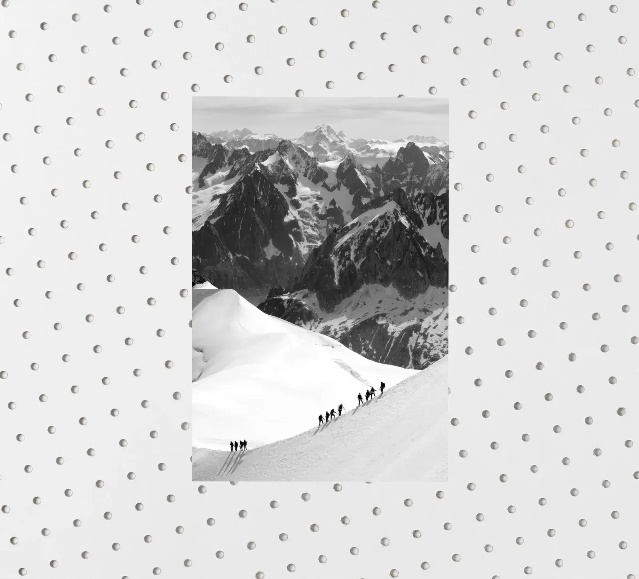 Scalatori sulle montagne innevate del massiccio del Monte Bianco adesivo da vintgeseyn