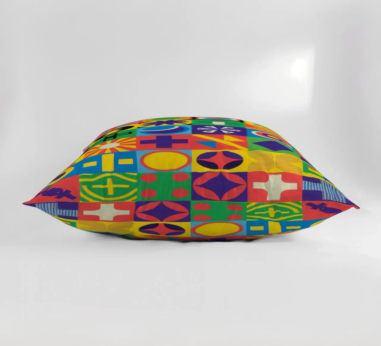 Matrice di piastrelle cromatiche cuscino da Reds Jays