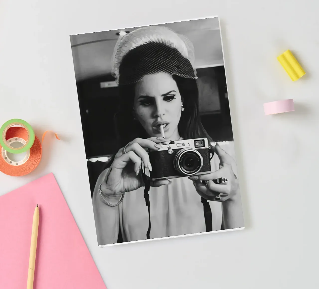 Stile fresco di fumo Lana Del Rey in bianco e nero diario da licongeilish