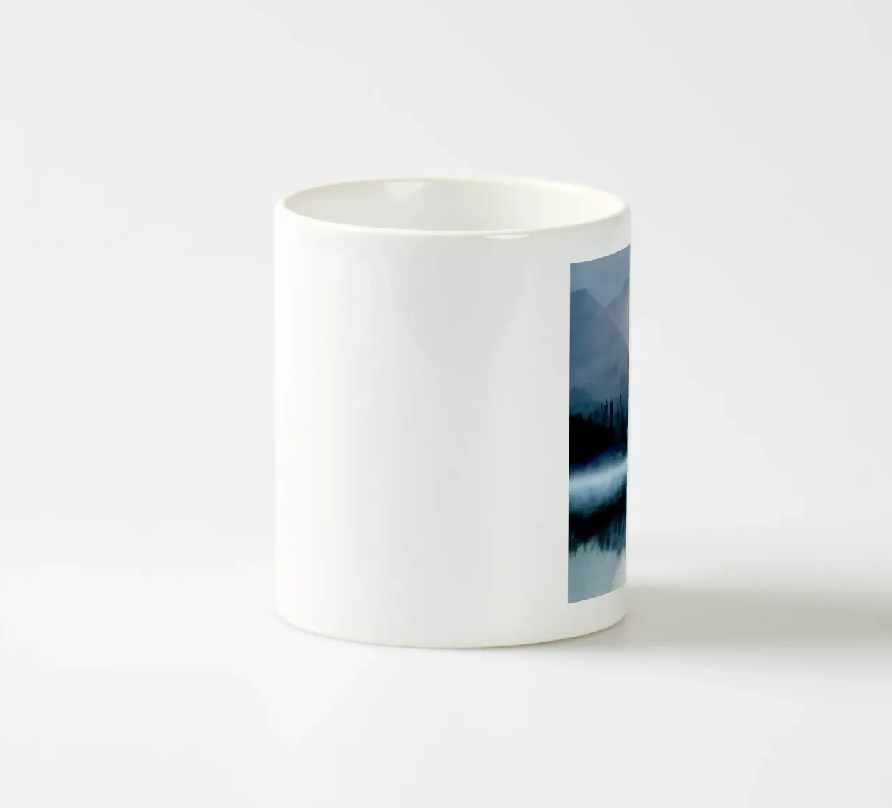 Mountainscape Under The Moonlight tazza in ceramica da Nadjaa