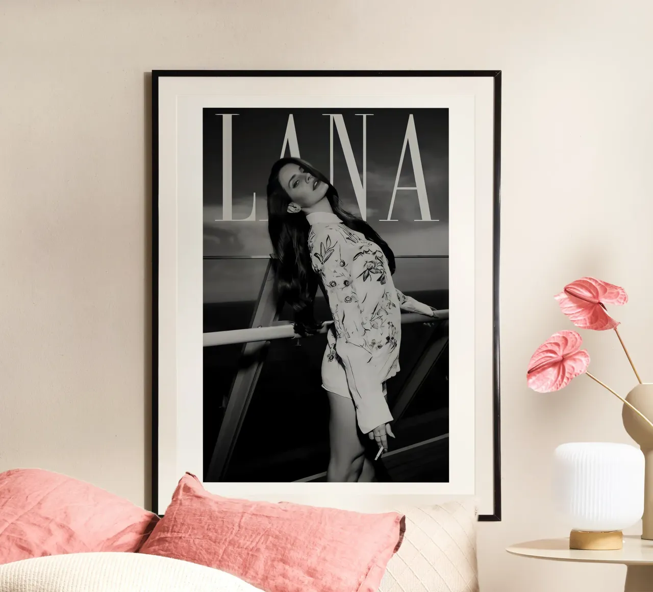 Ritratto esotico della bella Lana Del Rey in stile fumatori poster da licongeilish