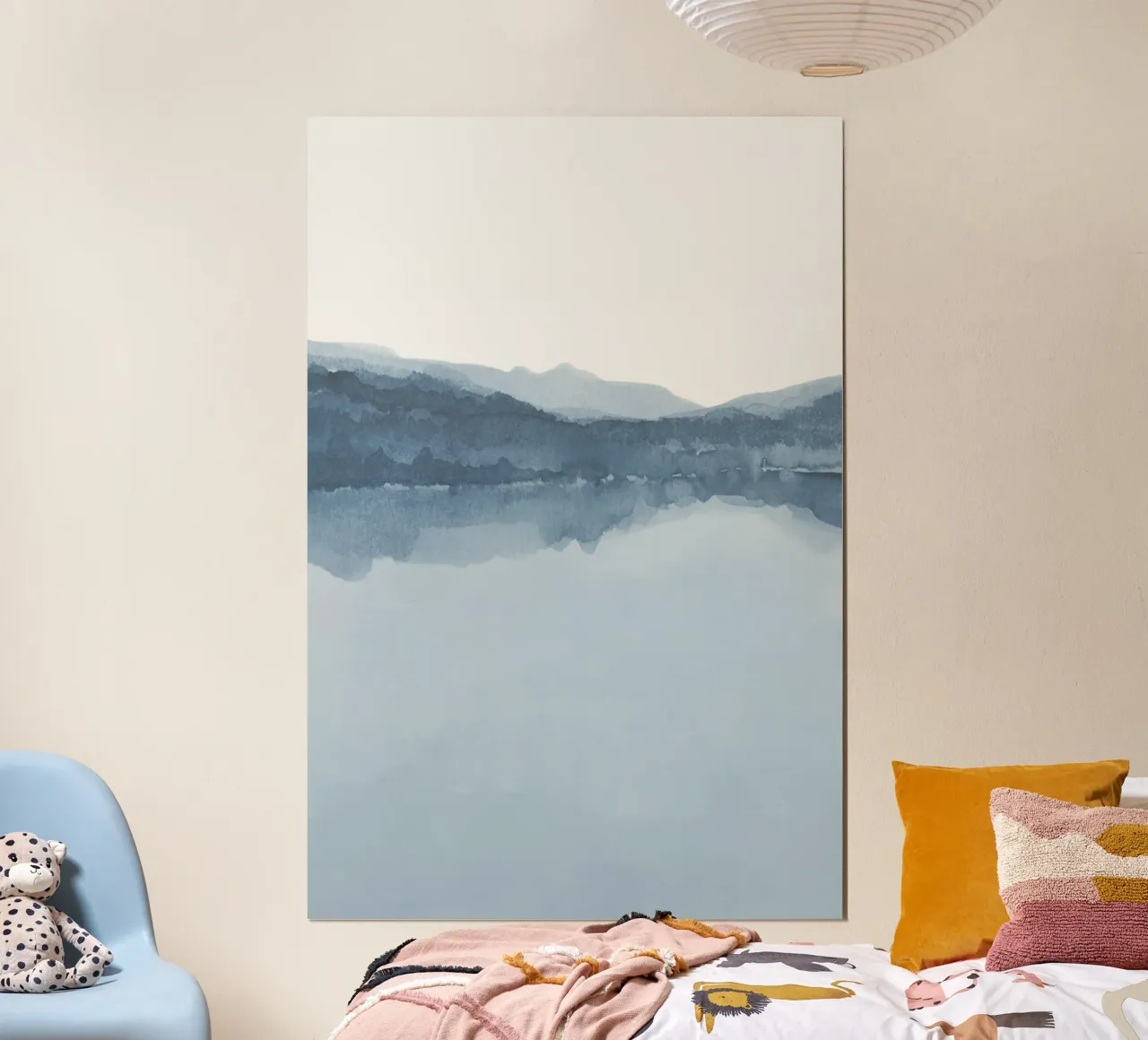 Paesaggio astratto nei toni del blu 1/2 poster con telaio in legno da NouveauPrints