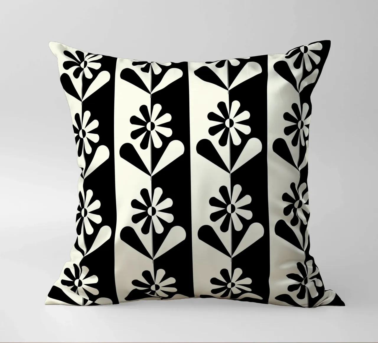 Black and white floral pattern cuscino da TijanaArtStudio88