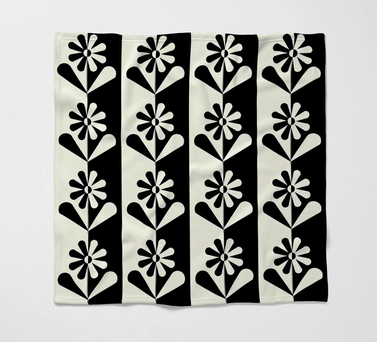 Black and white floral pattern coperta in pile da TijanaArtStudio88