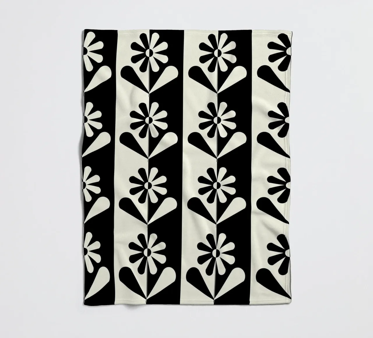 Black and white floral pattern coperta in pile da TijanaArtStudio88