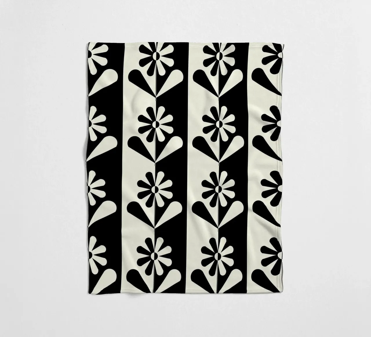 Black and white floral pattern coperta in pile da TijanaArtStudio88