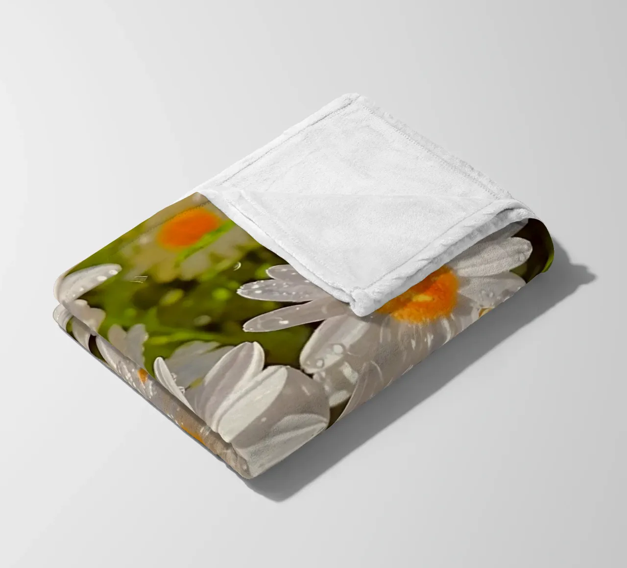 Sparkling Daisy Field fleece blanket by luxi&lace