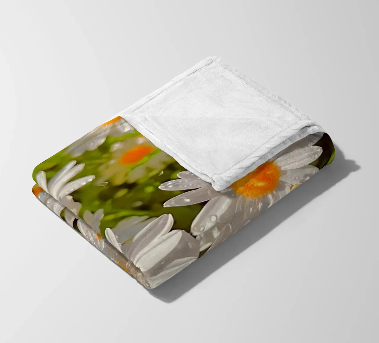 Sparkling Daisy Field fleece blanket by luxi&lace
