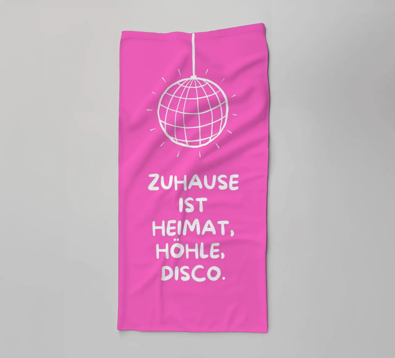 Thuis is thuis, grotdisco badhanddoek van Ohkimiko