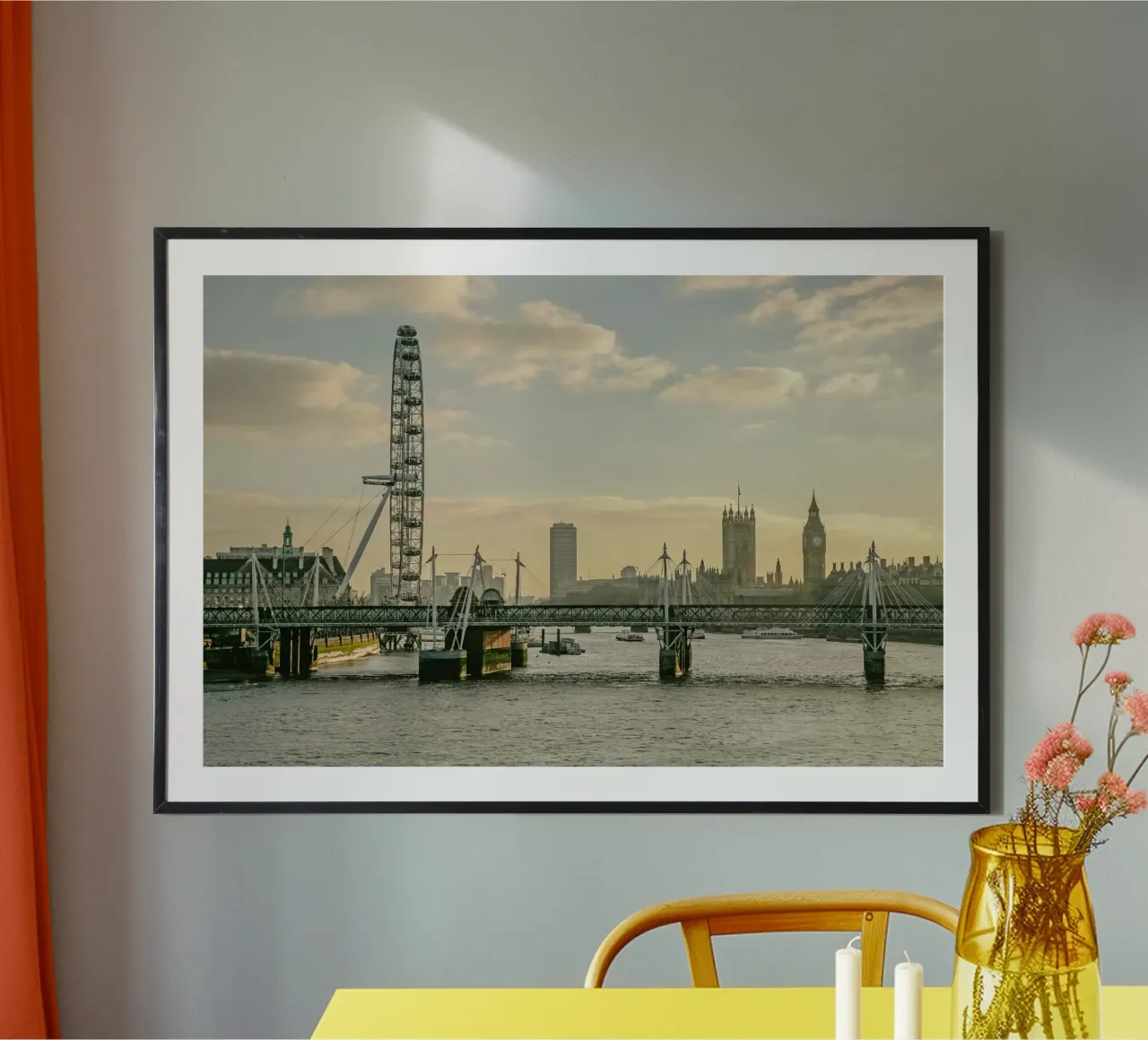 Londra senza tempo poster con telaio in alluminio da Wanderlust Vibes