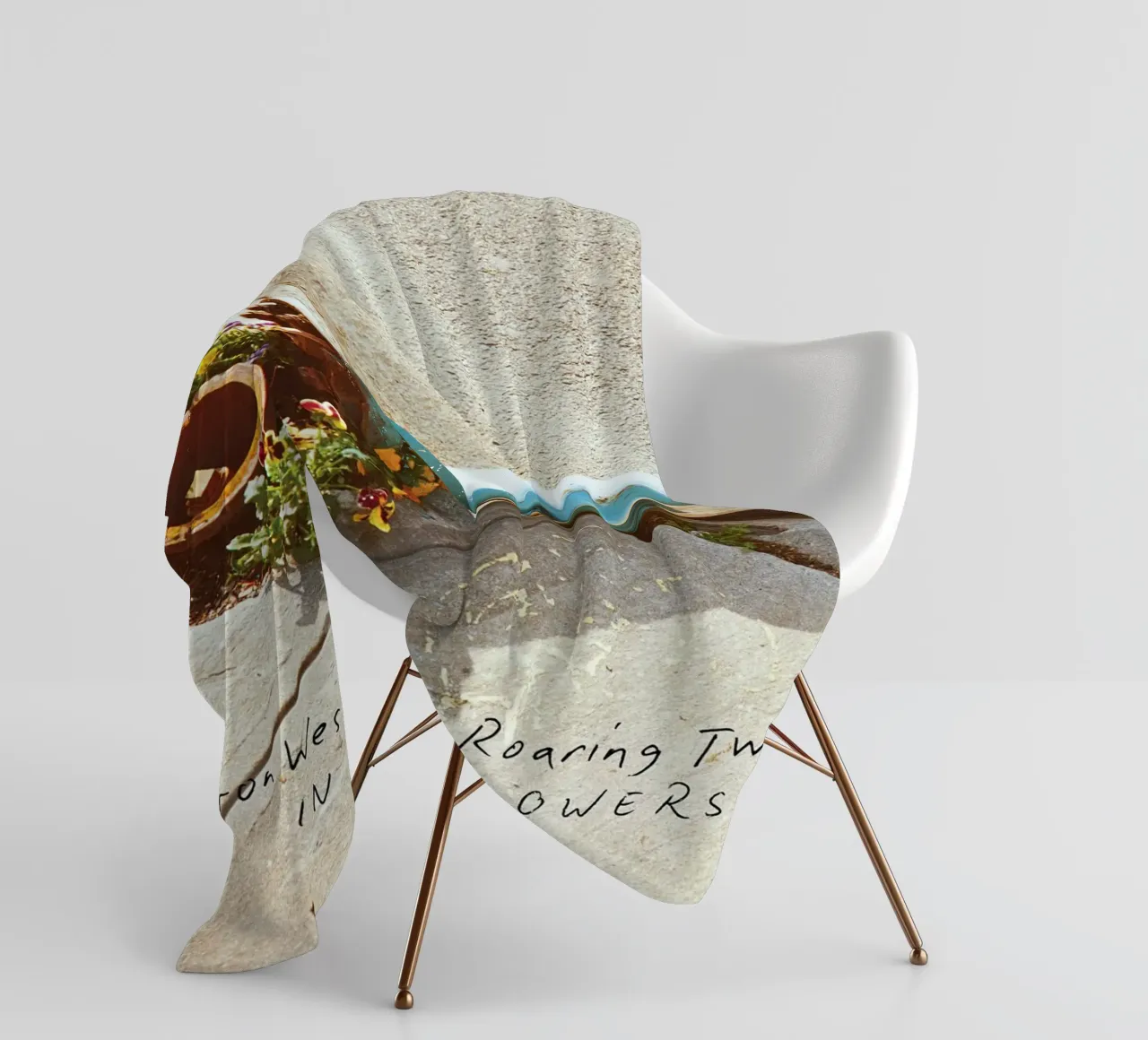 Aaron West coperta in pile da willy shop
