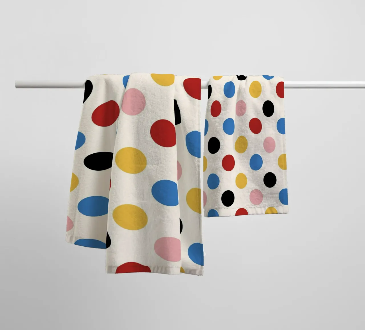 Colorful polka dots asciugamano da bagno da TijanaArtStudio88