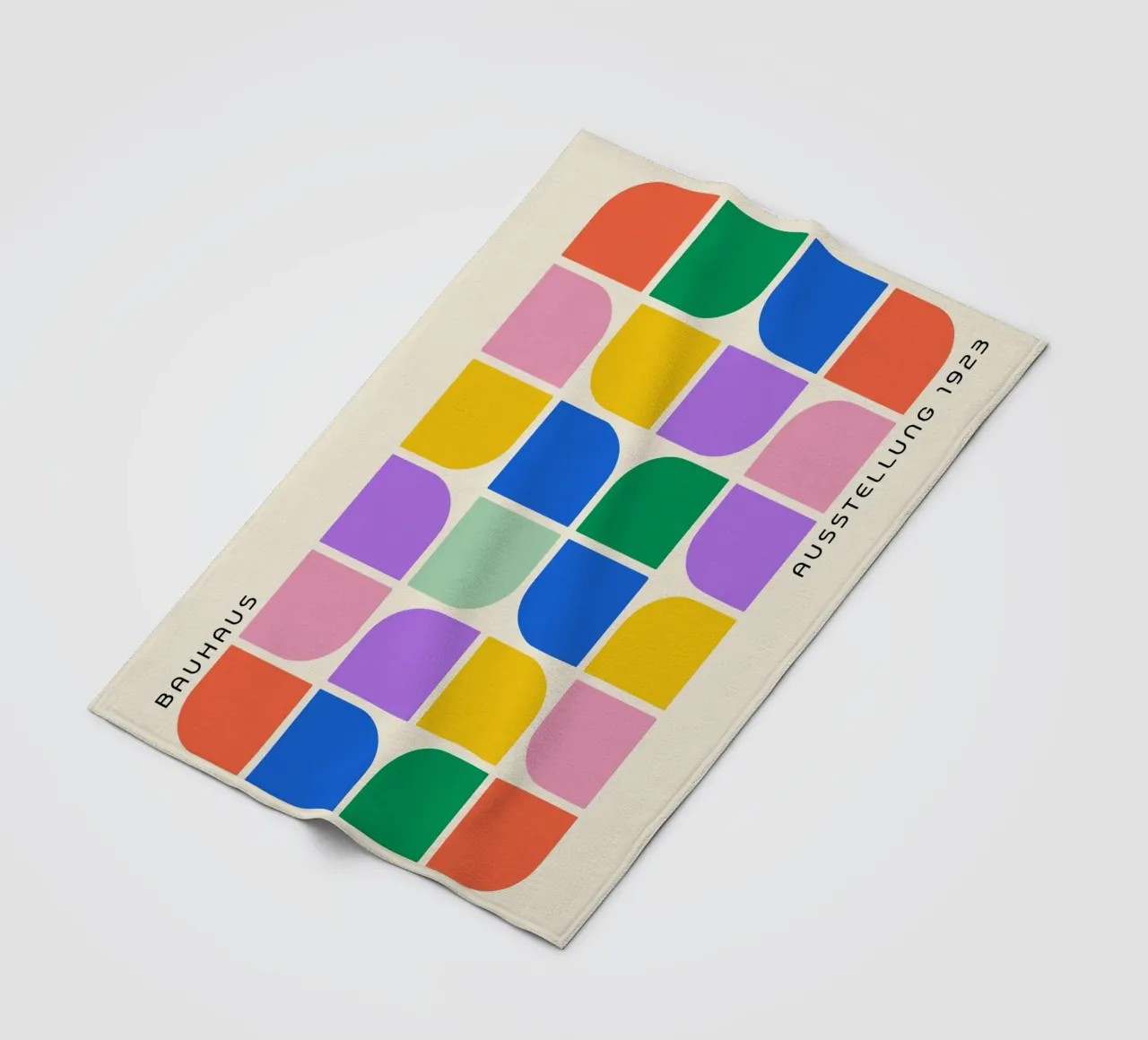 Forme Bauhaus Griglia di colori - 1923 Revival coperta in pile da Studio Vibe