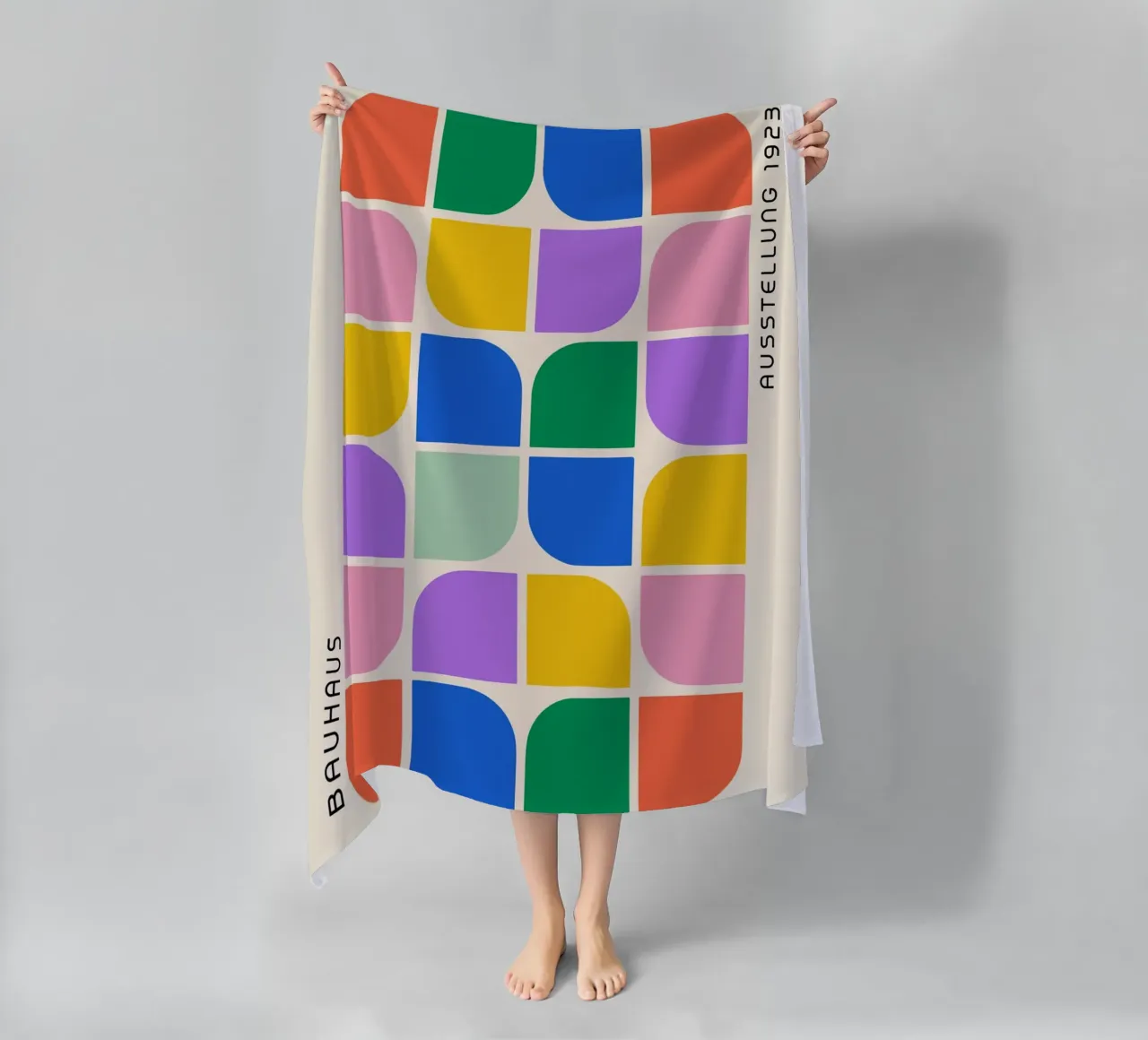 Forme Bauhaus Griglia di colori - 1923 Revival telo mare da Studio Vibe