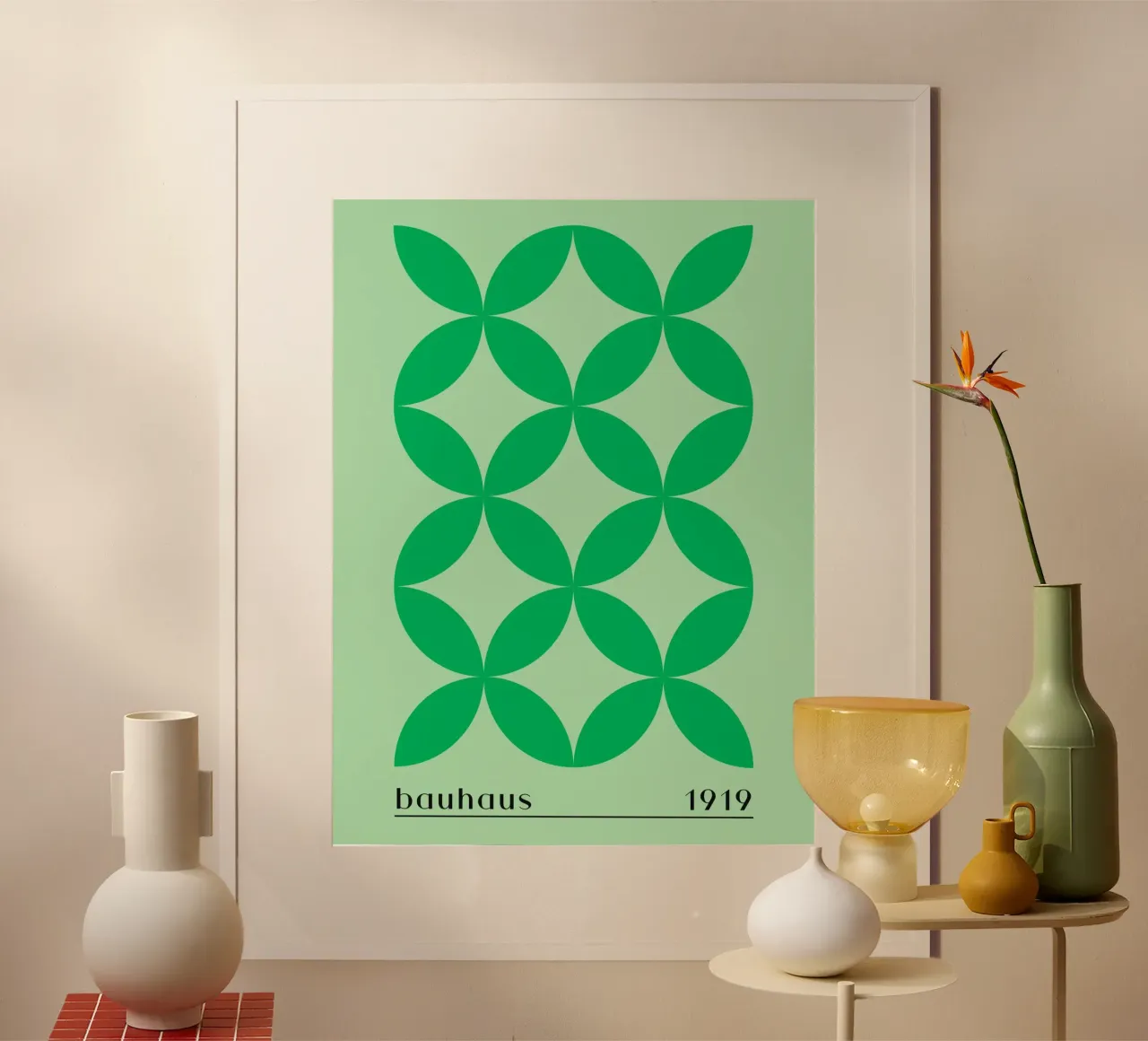 Bauhaus 1919 Verde | Geometric Minimal Art Print poster con marco de plástico de Studio Vibe