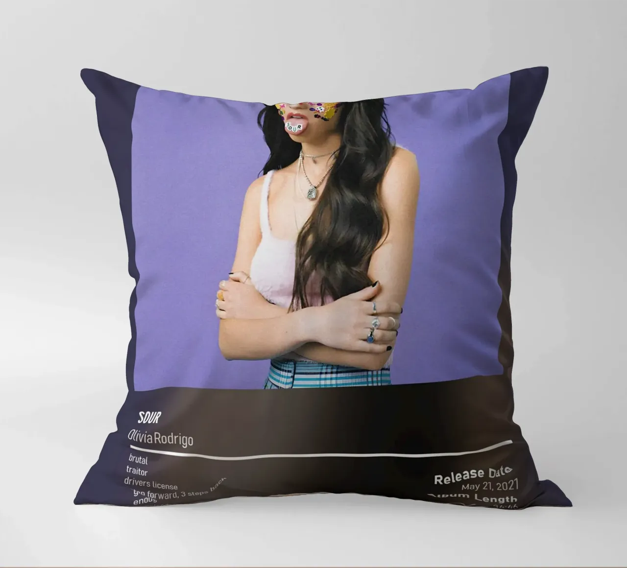 SOUR (2021) by Olivia Rodrigo cuscino da DGUnder
