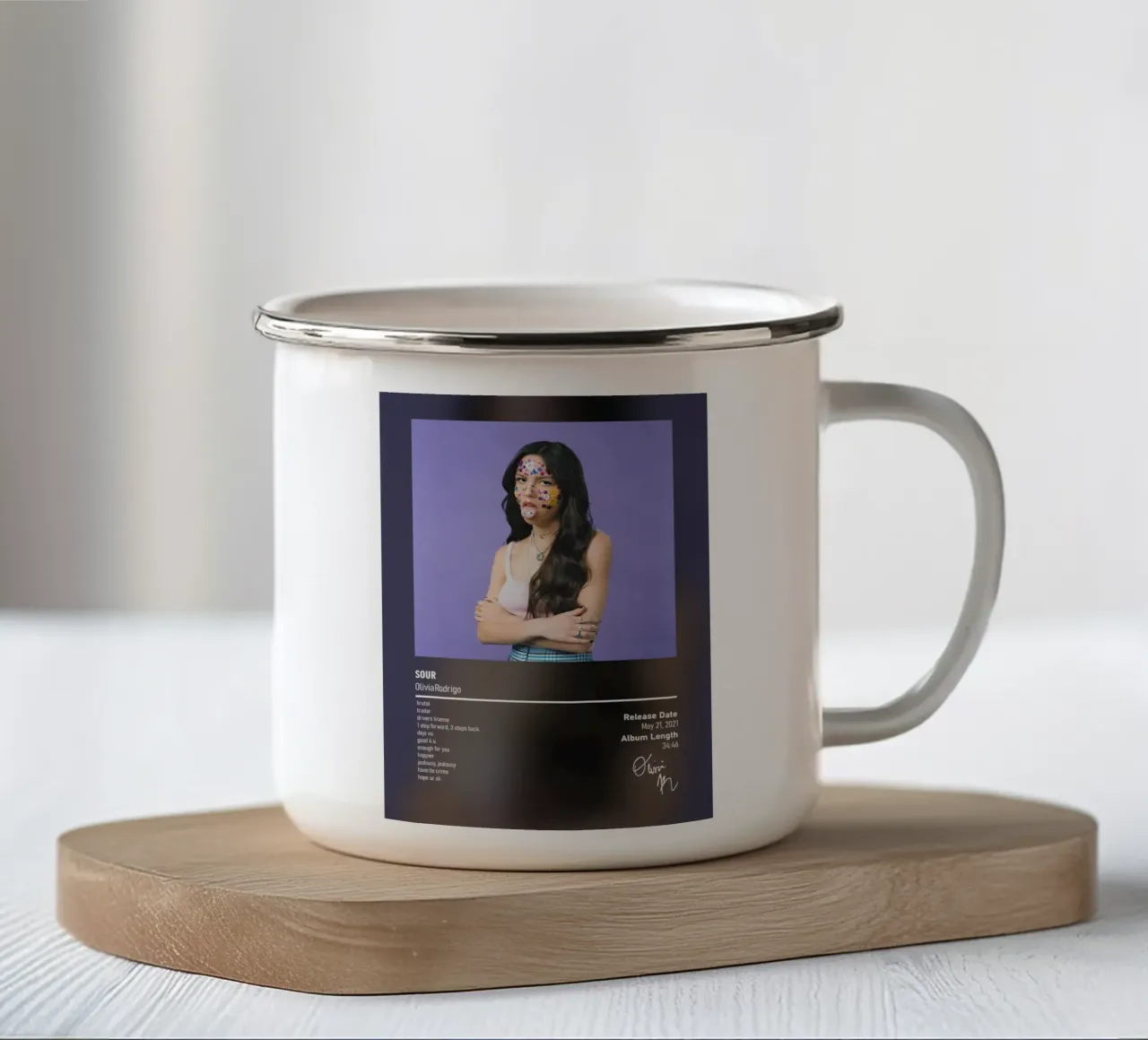 SOUR (2021) by Olivia Rodrigo tazza in smalto da DGUnder