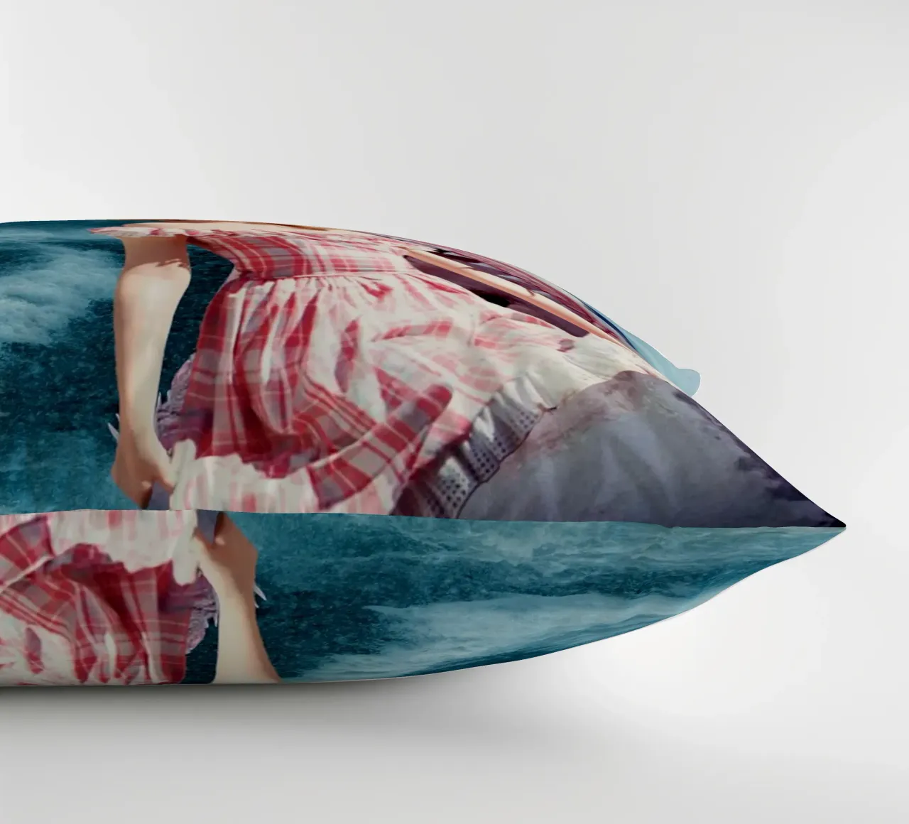 Oops (Girl & Shark) cuscino da MsGonzalez