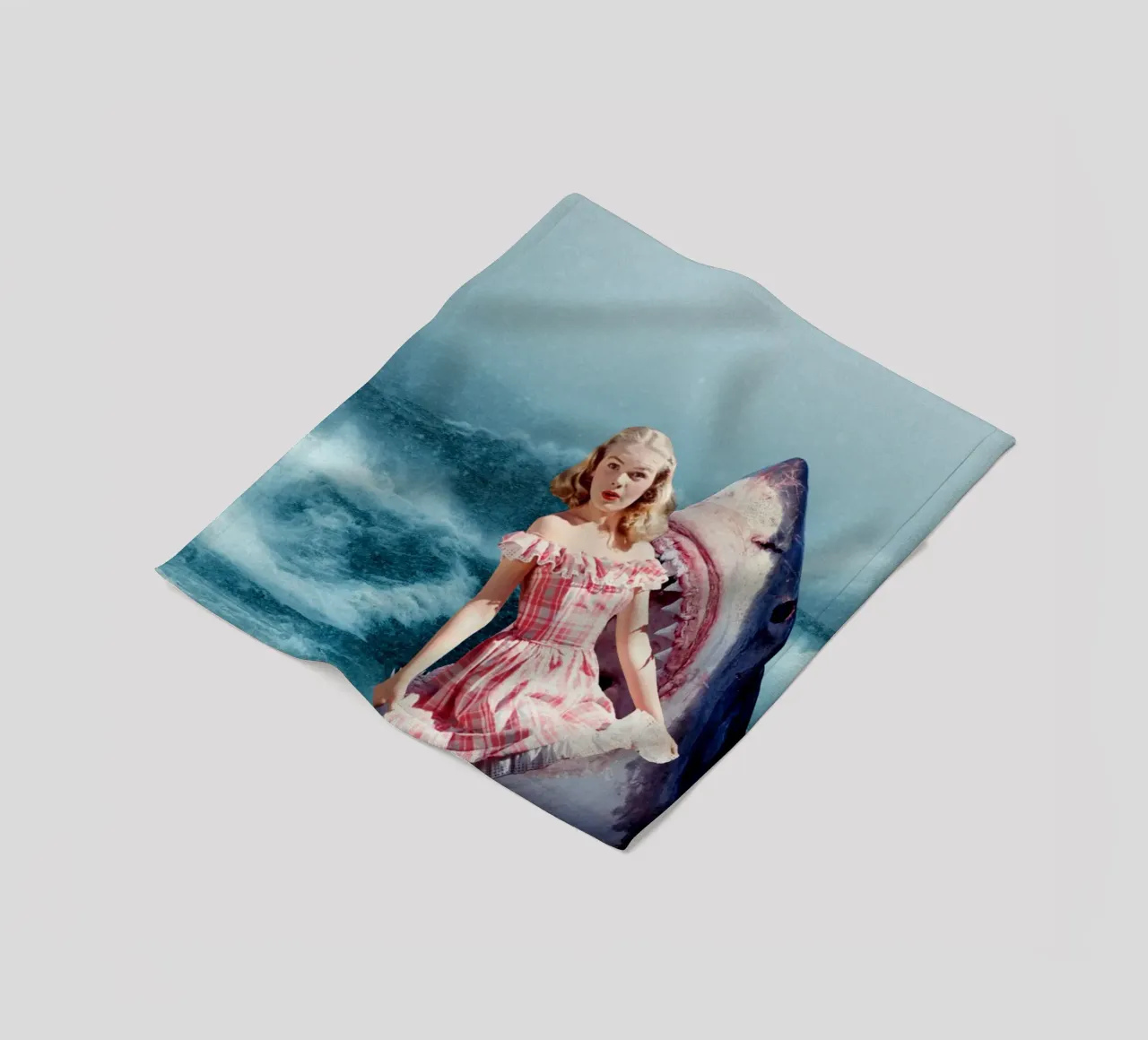 Oops (Girl & Shark) coperta in pile da MsGonzalez