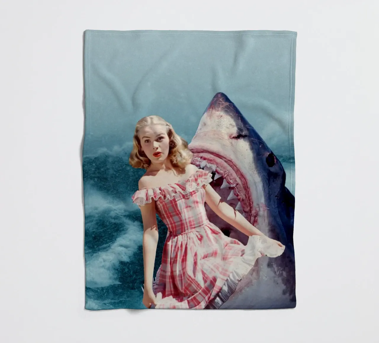 Oops (Girl & Shark) coperta in pile da MsGonzalez