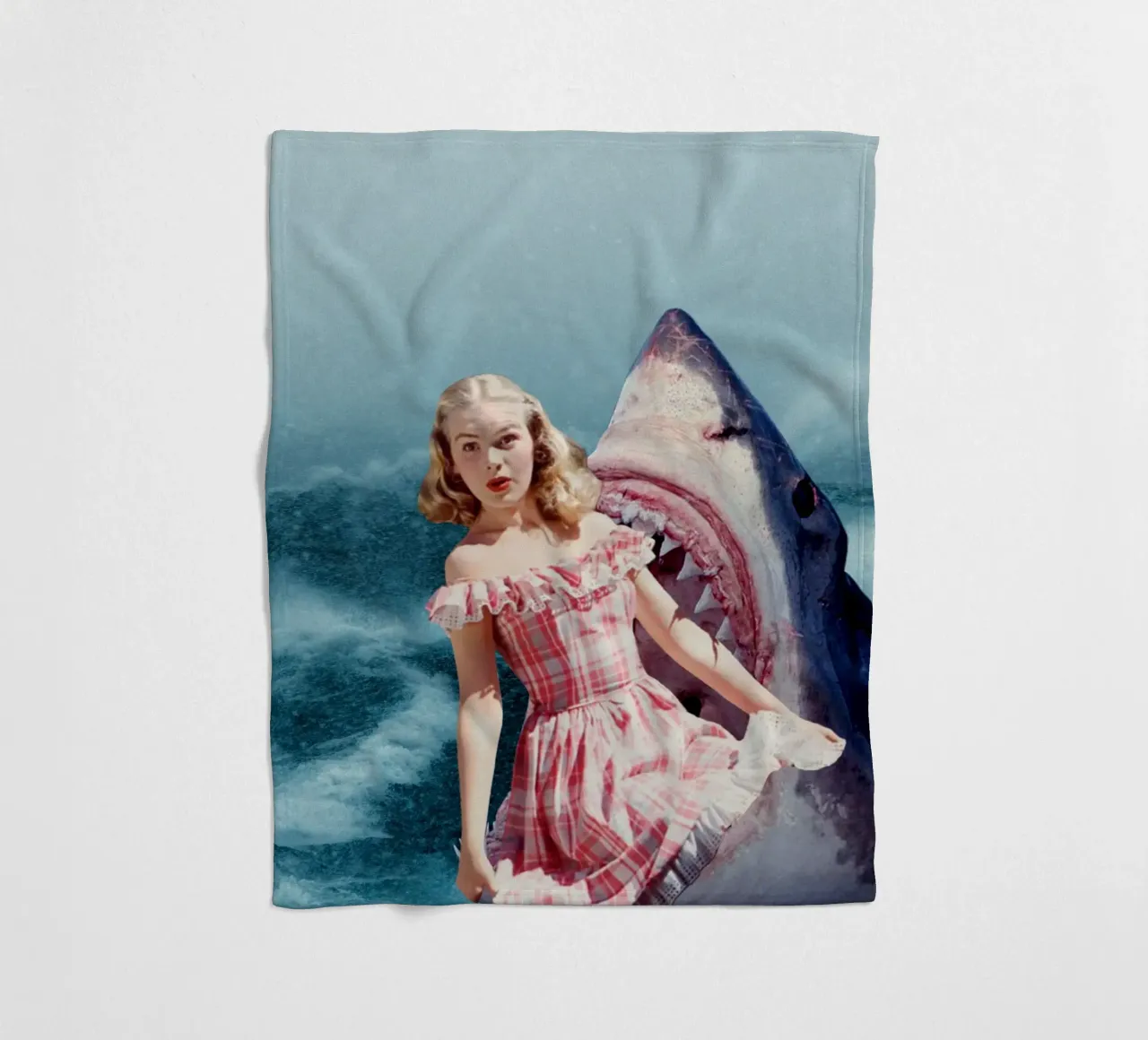 Oops (Girl & Shark) coperta in pile da MsGonzalez