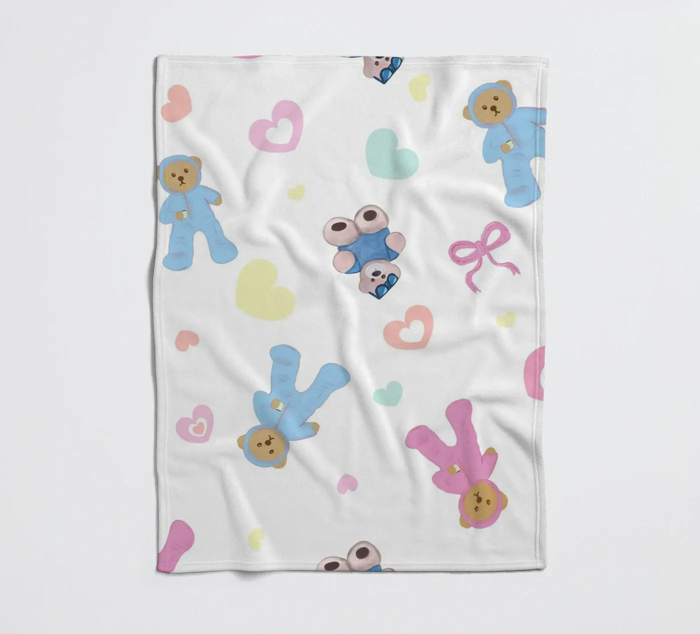 Cute bear pattern fleece blanket by gulsengunel