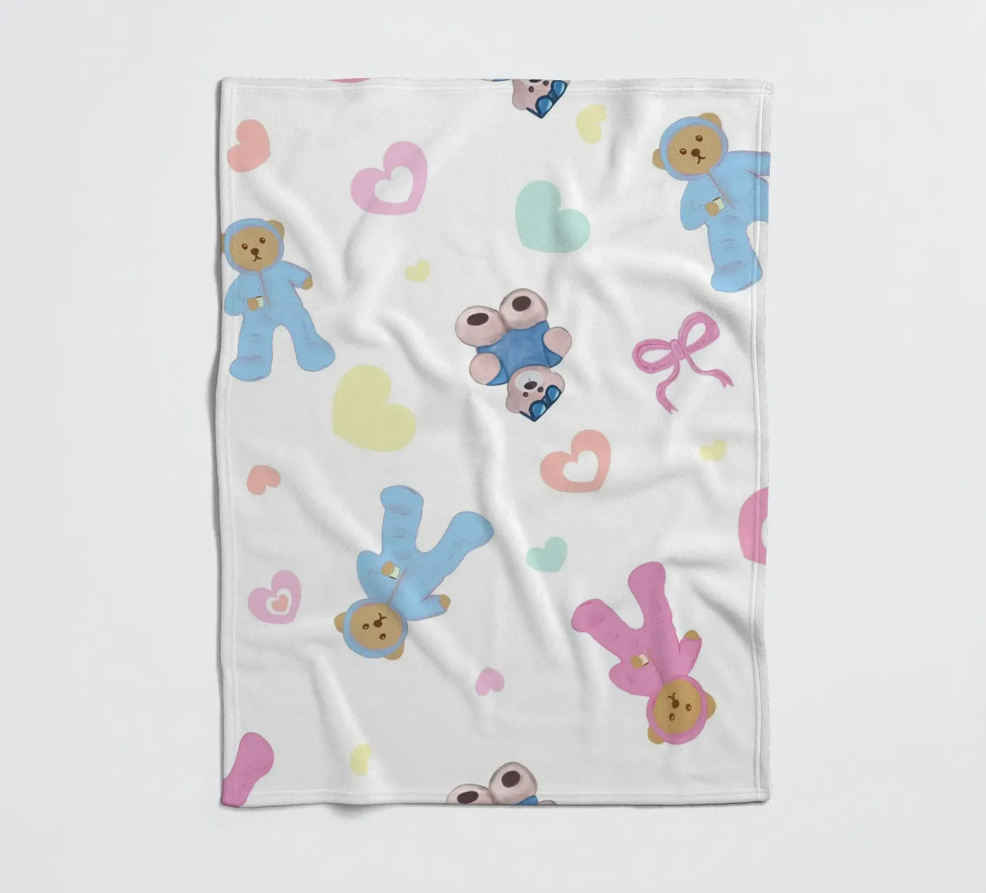 Cute bear pattern fleece blanket by gulsengunel