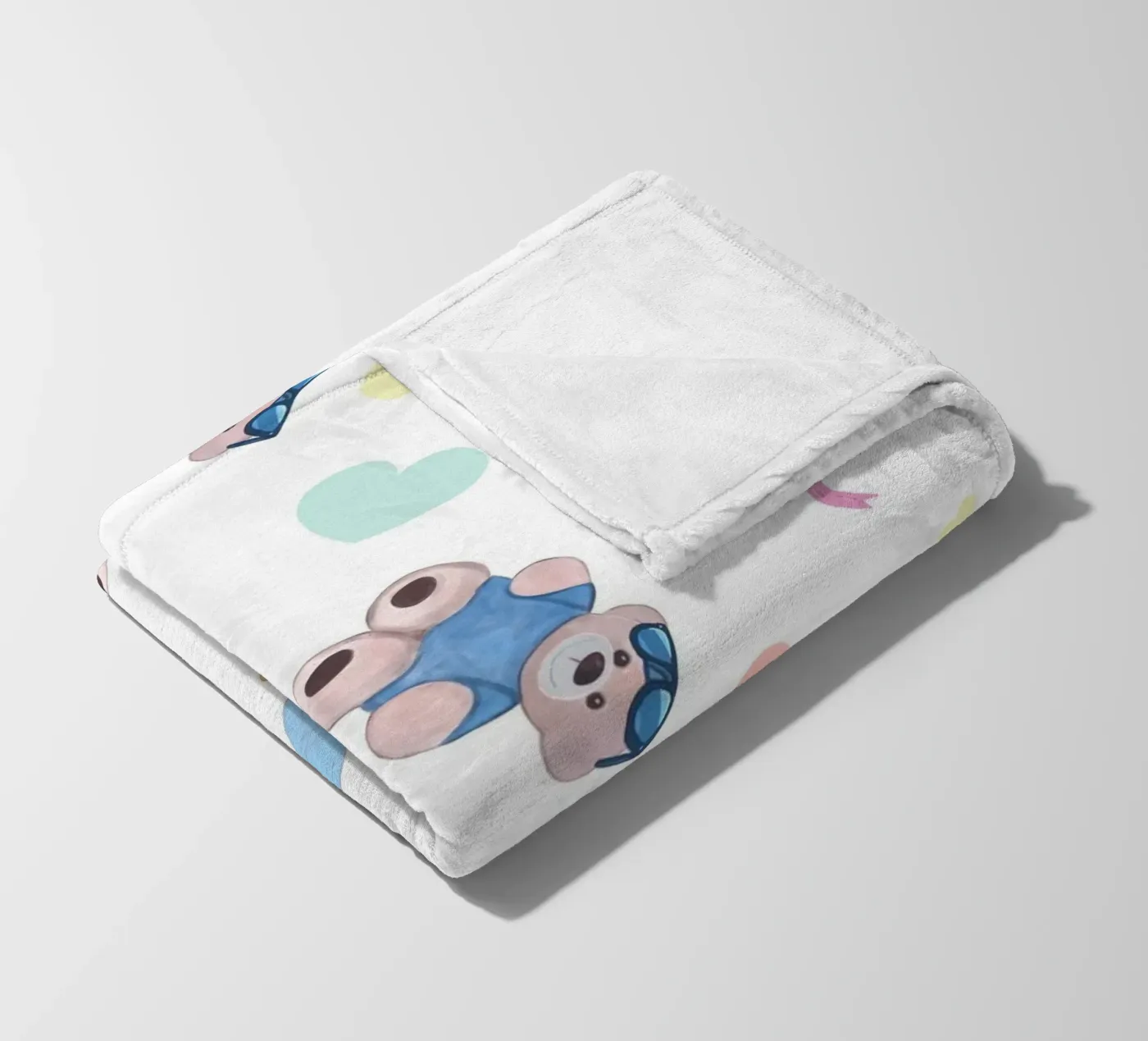 Cute bear pattern fleece blanket by gulsengunel