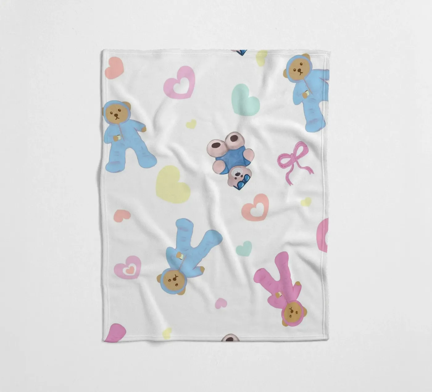 Cute bear pattern fleece blanket by gulsengunel