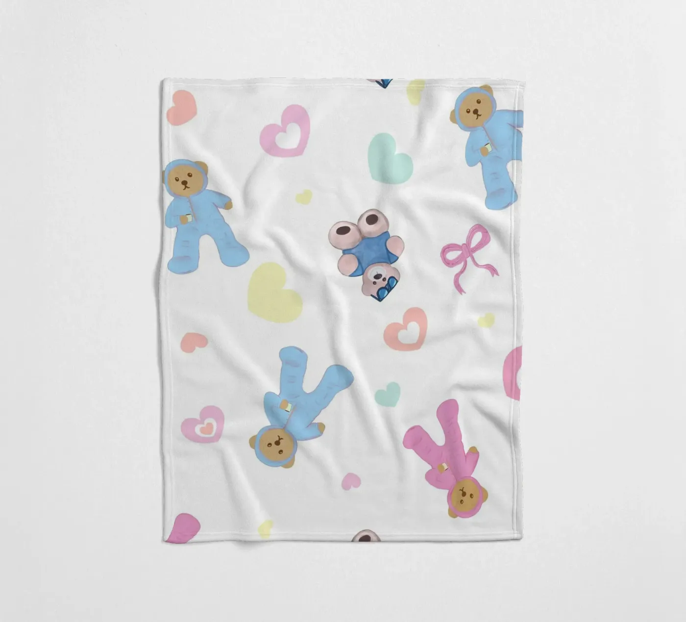 Cute bear pattern fleece blanket by gulsengunel