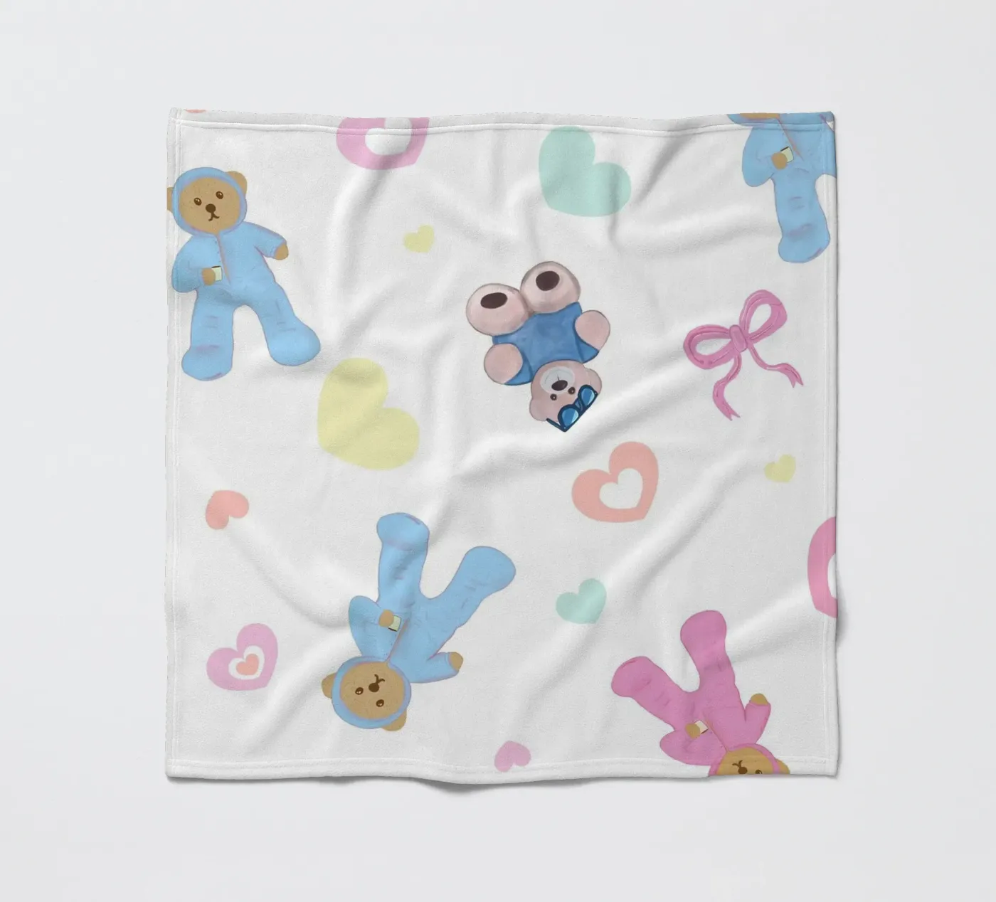 Cute bear pattern fleece blanket by gulsengunel